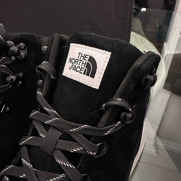 New in Box The North Face Men's Black Hiking Shoes Back to Berkeley sz 12 - Picture 2 of 12